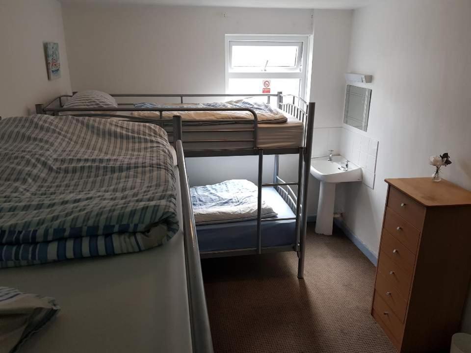 Blue Room Hostel Newquay New Quay Exteriör bild